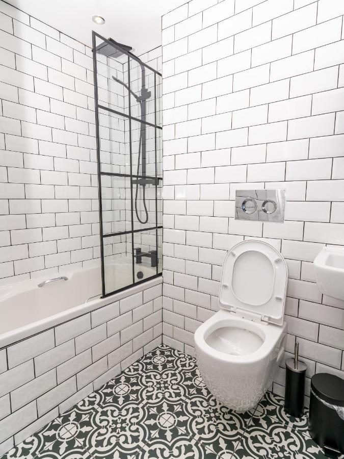 Cheerful 2 Bedroom Homely Apartment, Sleeps 6 Guest Comfy, 3X Double Bed, Parking, Free Wifi, Suitable For Business, Leisure Guest,Glasgow, Glasgow West End, Near City Centre Exterior foto